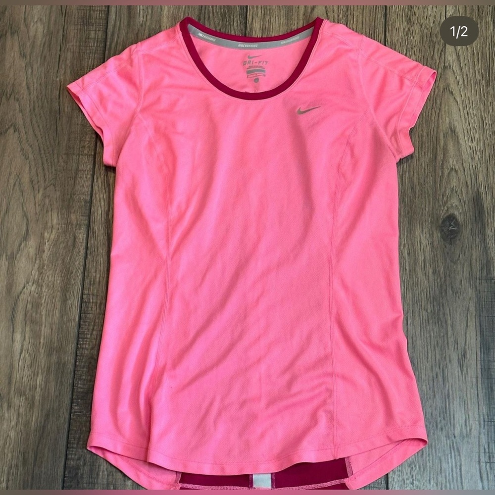Small Pink/Magenta Nike Shirt